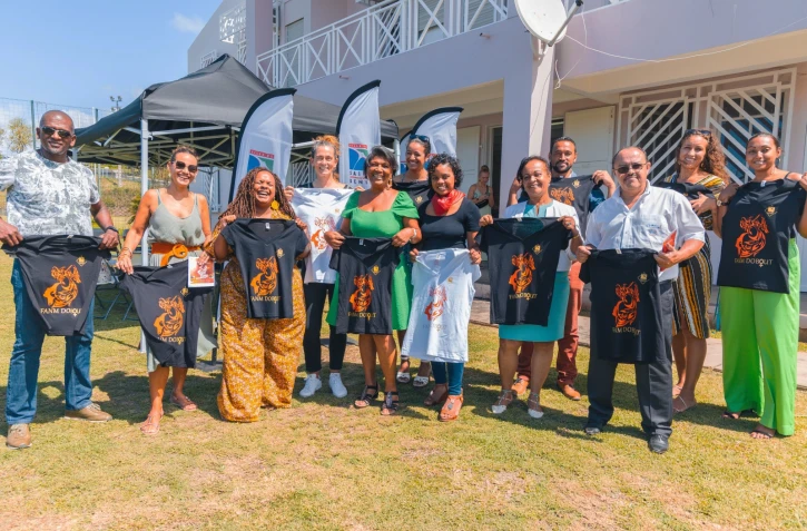 Fanm dobout Saint-Denis