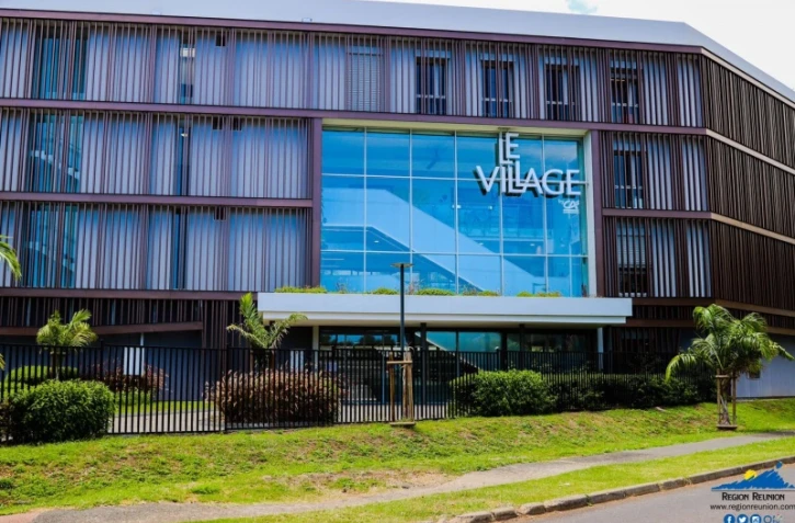 Les conseillers régionaux visitent le village by CA 