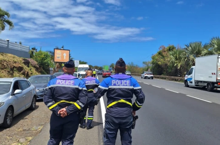 Saint-Pierre : trois personnes interpellées pour trafic de stupéfiants, détention d’armes et situation irrégulière