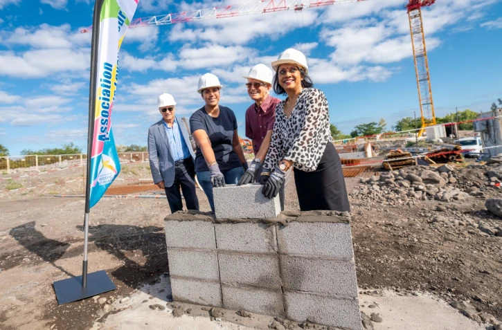 Pose de la 1ère pierre du centre médico-social au Port