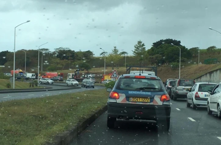 Accident rond-point Gillot