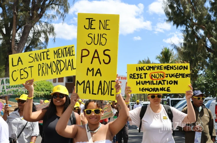 Troubles psychiques : une marche et de la bonne humeur pour combattre l’isolement et les préjugés [?]