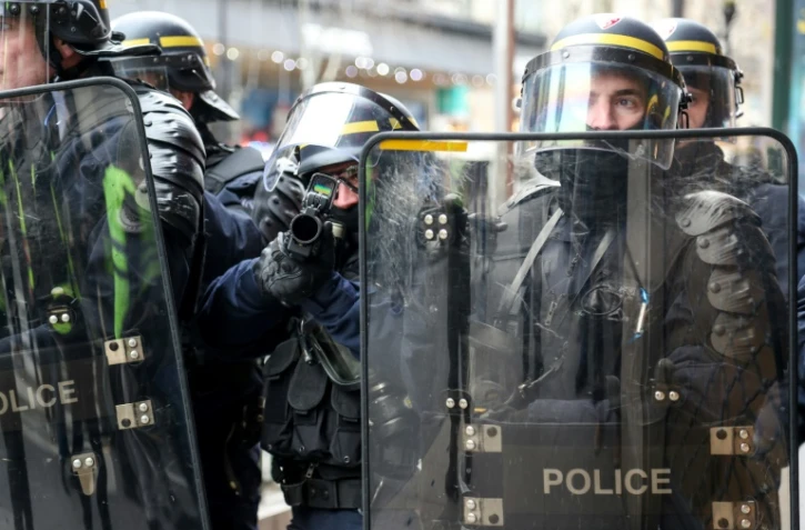 Pendant une manifestation des "gilets jaunes" à Paris, le 5 janvier 2019