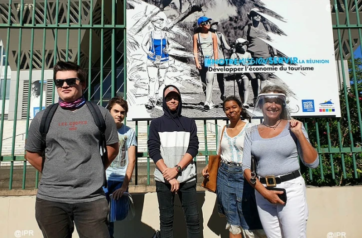 Le Collectif Tienbon Largpas davant la Région pour poursuivre le programme d'échange au Québec