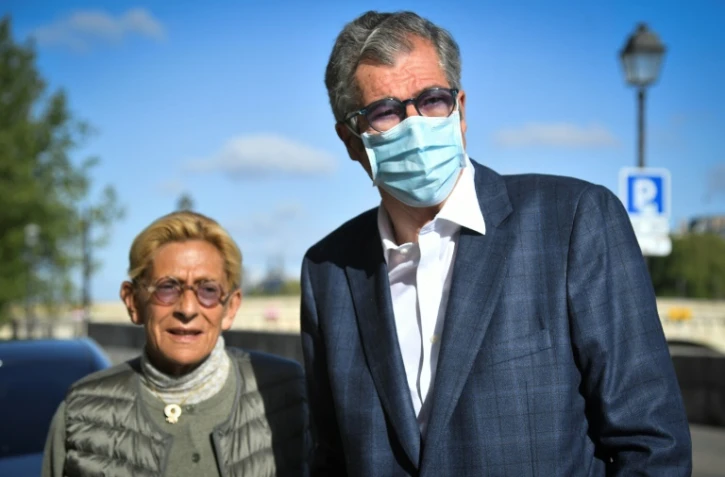 Isabelle et Patrick Balkany le 5 mai 2021 à Paris avant une audience à la Cour de cassation