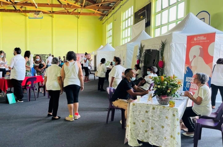 Une équipe internatSaint-Pierre: journée de sensibilisation à la maladie d'Alzheimer ionale de scientifiques a mis au point un test génétique qui permet de calculer l'âge probable auquel une personne risque de souffrir de la maladie d'Alzheimer