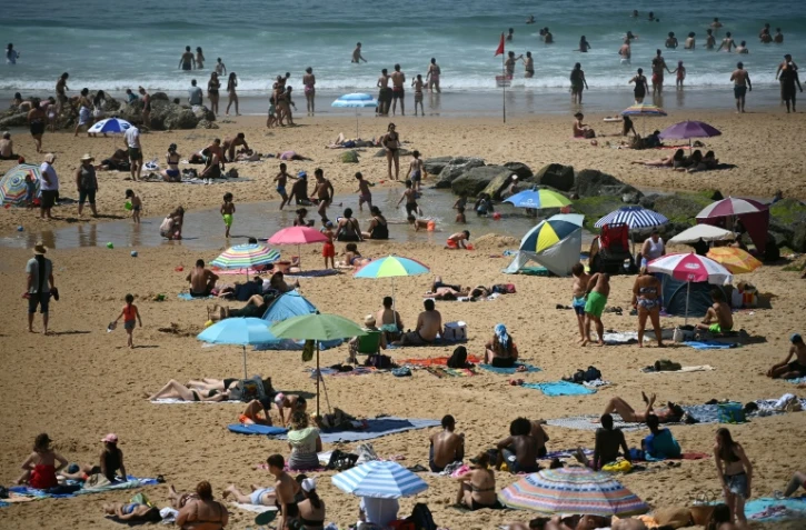 Sur la plage de Lacanau, en Gironde, le 30 mai 2025