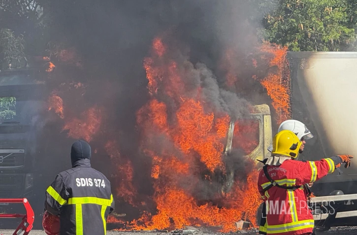 La Possession : un camion s'embrase à proximité du Leader Price