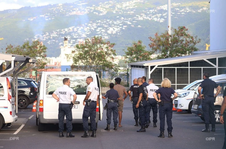 Migrants : sept hommes viennent d'arriver au Port-Ouest - mercredi 26 décembre 2018
