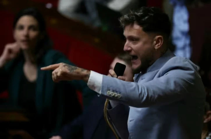 Raphaël Arnault le 22 janvier 2026 à l'Assemblée nationale ( AFP / Thomas SAMSON )