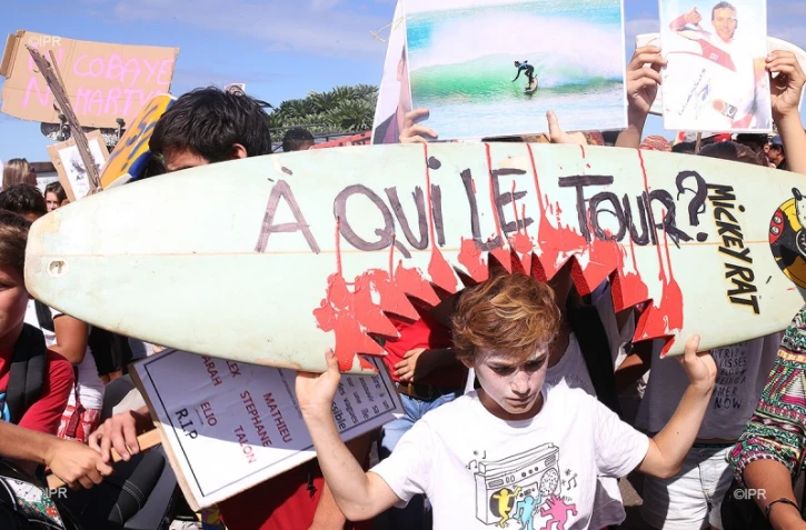 Manifestation contre la crise requins à Saint-Leu