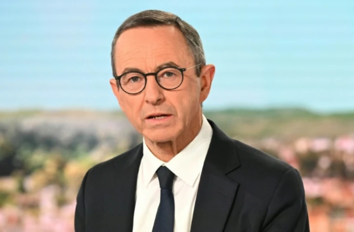 Bruno Retailleau sur le plateau du 13h00 de TF1 le 6 octobre 2025 à Boulogne-Billancourt, près de Paris ( AFP / Bertrand GUAY )
