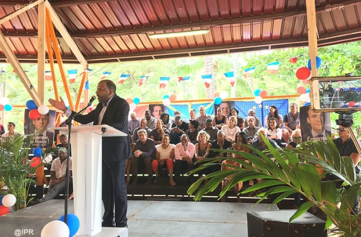 Meeting en faveur d\'Emmanuel Macron