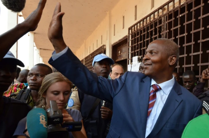 Le candidat à la présidentielle Centrafricaine, Faustin Archange Touadera, à la sortie d'un bureau de vote le 14 février 2016 à Bangui