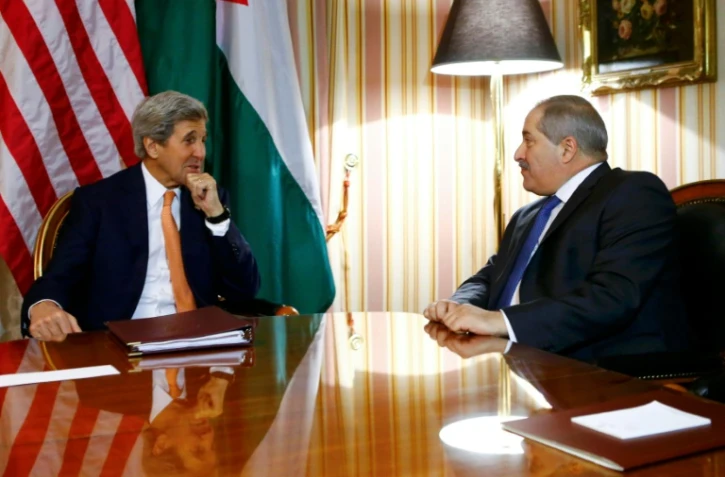 Le chef de la diplomatie américaine John Kerry rencontre son homologue jordanien Nasser Judeh, à Vienne, le 16 mai 2016
