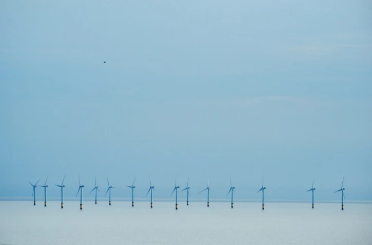 Des éoliennes au large de la côte du Sussex (sud de l'Angleterre), le 7 avril 2020