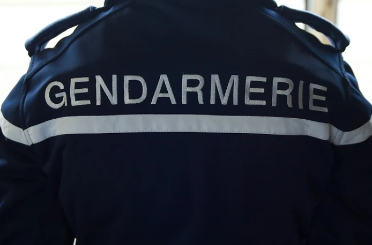 Un homme de 23 ans a été mis en examen vendredi à Aix-en-Provence pour avoir volé lance-roquettes et obus dans un train de marchandises qui convoyait ce matériel appartenant à l'armée, a-t-on appris de source proche du dossier