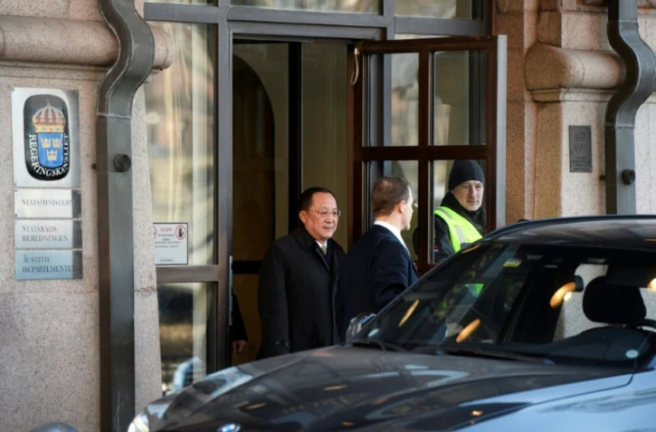 Le ministre nord-coréen des Affaires étrangres Ri Yong Ho quitte le siège du gouvernement suédois à Stockholm, le 16 mars 2018