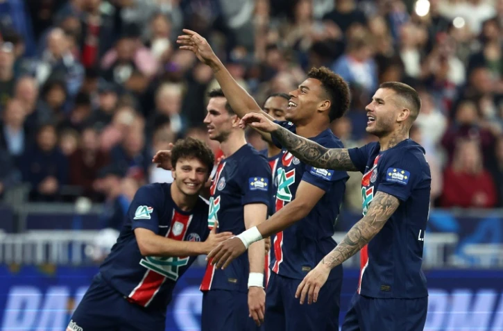 Les joueurs du PSG célèbrent leur victoire en finale de la Coupe de France face à Reims, à Saint-Denis, le 24 mai 2025