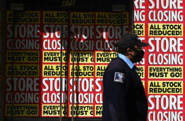 Un magasin qui s'apprête à fermer définitivement ses portes, à New York, le 5 mai 2020