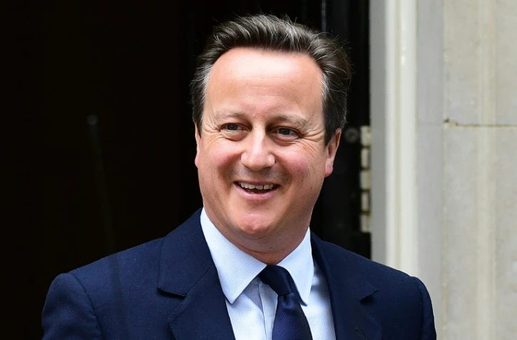 Le Premier ministre britannique David Cameron quitte Downing Street pour se rendre au Parlement le 27 juin 2016