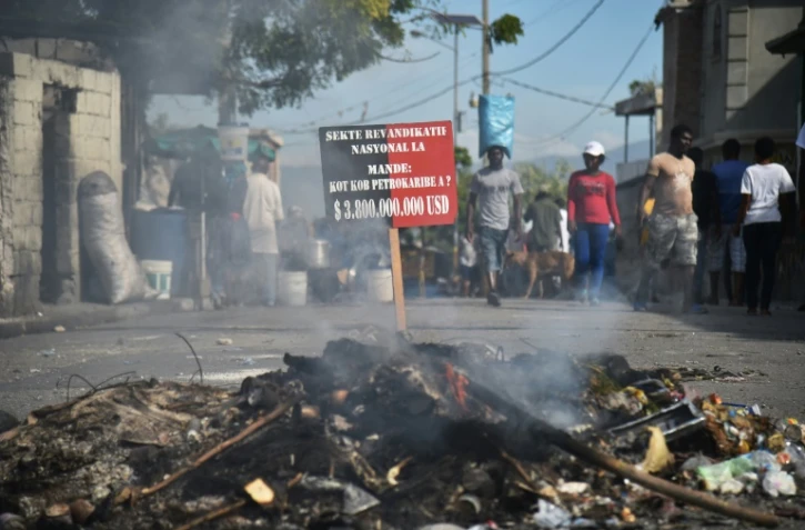 Des barricades érigées par des manifestants dans les rues de Port-au-Prince, le 21 novembre 2018
