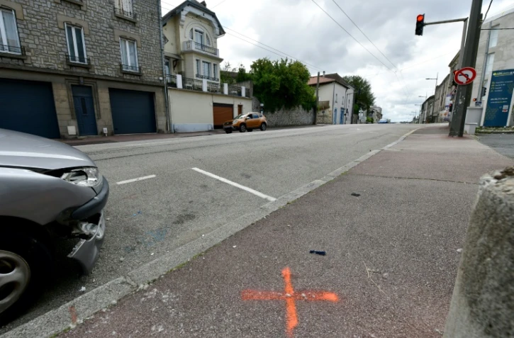 Les lieux d'un accident mortel entre un scooter et un véhicule à la suite d'un refus d'obtempérer, selon la police, le 6 août 2023 à Limoges