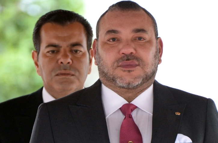 Le roi du Maroc Mohamed VI et le prince Moulay Rachid, le 17 mars 2015 à Casablanca