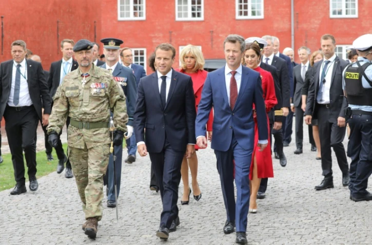 Le prince héritier Fredrik de Danemark et son épouse la princesse Mary accueillent le président français Emmanuel Macron et sa femme Brigitte Macron, à Copenhague, le 28 août 2018