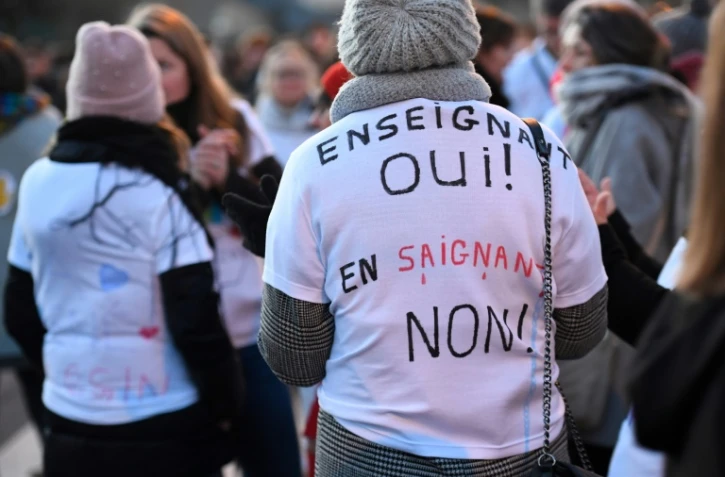 Des professeurs manifestent contre la réforme du bac, et notamment l'organisation des épreuves de contrôle continu, le 20 janvier 2020, au lycée René Cassin à Montfort-sur-Meu, dans l'Ouest