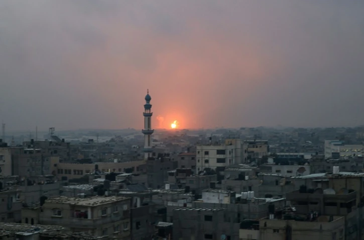 Explosion à Khan Younès, dans le sud de la bande de Gaza, le 5 décembre 2023