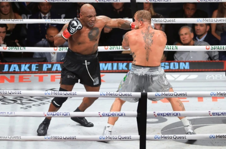L'ancien champion du monde des lourds Mike Tyson contre Jake Paul le 15 novembre 2024 à Arlington, Texas