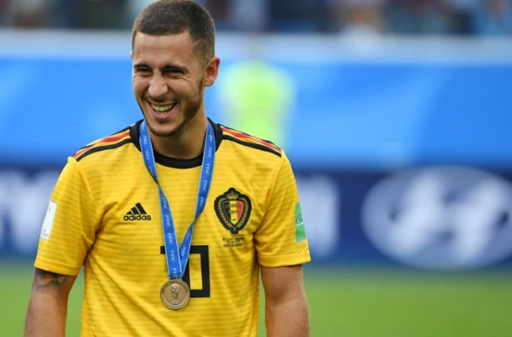 L'attaquant belge Eden Hazard avec la médaille de bronze de la victoire face à l'Angleterre en petite finale du Mondial le 14 juillet 2018 