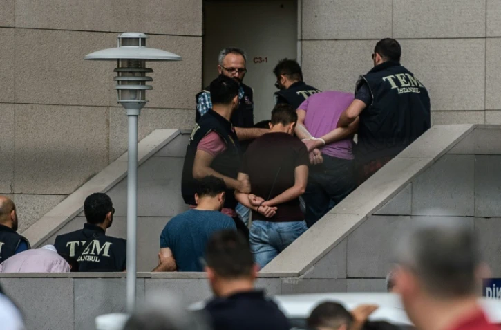 Arrivée le 20 juillte 2016 au palais de justice d'Istanbul, de personnes suspectées d'avoir participé au coup d'état