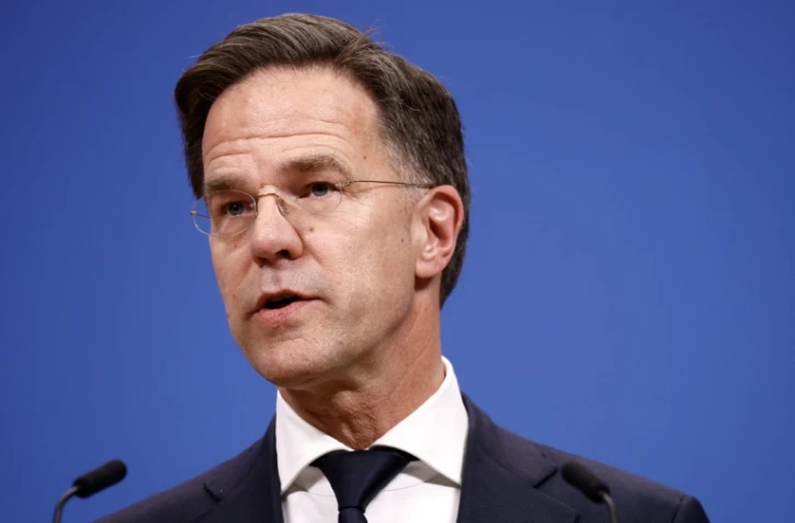 Le Premier ministre néerlandais Mark Rutte parle lors d'une conférence de presse à Bruxelles, le 17 avril 2024