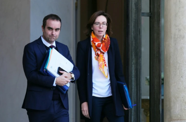 Le Premier ministre Sébastien Lecornu et la ministre des Comptes publics Amélie de Montchalin au palais de l'Elysée le 17 décembre 2025