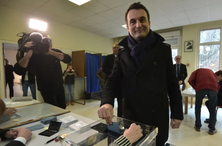 Le vice-président du Front national Florian Philippot vote le 6 décembre 2015 à Forbach, eastern France