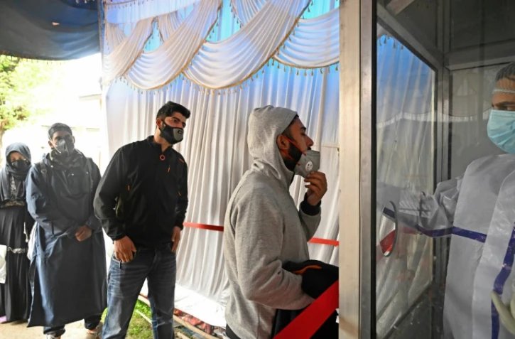 Test de Covid-19 à  Srinagar, en Inde, le 15 avril 2021 