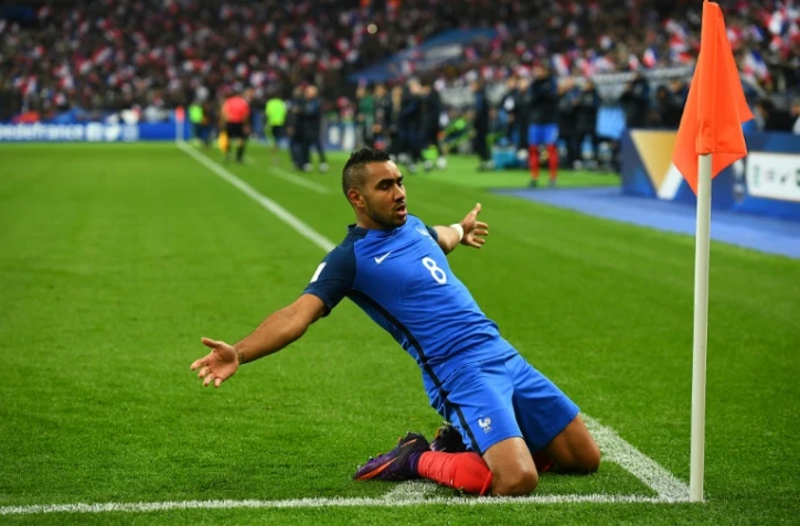 L'attaquant des Bleus Dimitri Payet, auteur du second but des Bleus face à la Suède en qualif du Mondial-2018 au Stade de France, le 11 novembre 2016