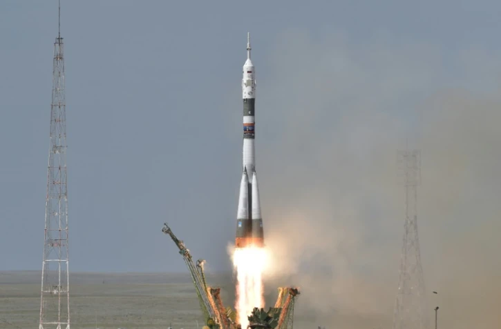 Un vaisseau spatial russe Soyouz décolle de Baïkonour, au Kazakhstan, avec trois astronautes vers la Station spatiale internationale, le 6 juin 2018