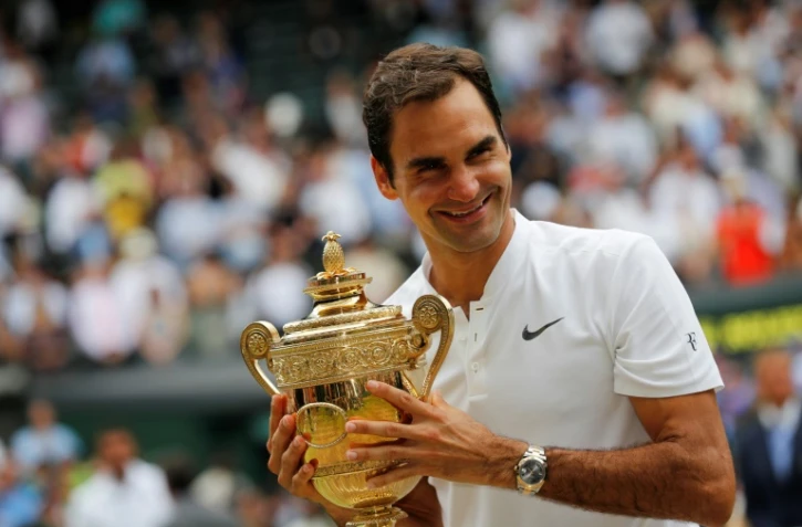Roger Federer, désormais octuple lauréat du tournoi de Wimbledon, le 16 juillet 2017