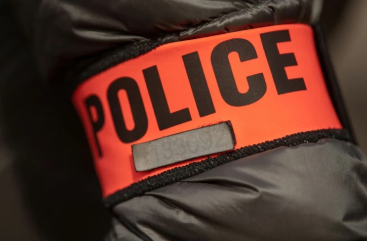 Trois policiers ont été suspendus après le passage à tabac d'un producteur de musique, documenté par une vidéo largement diffusée sur les réseaux sociaux