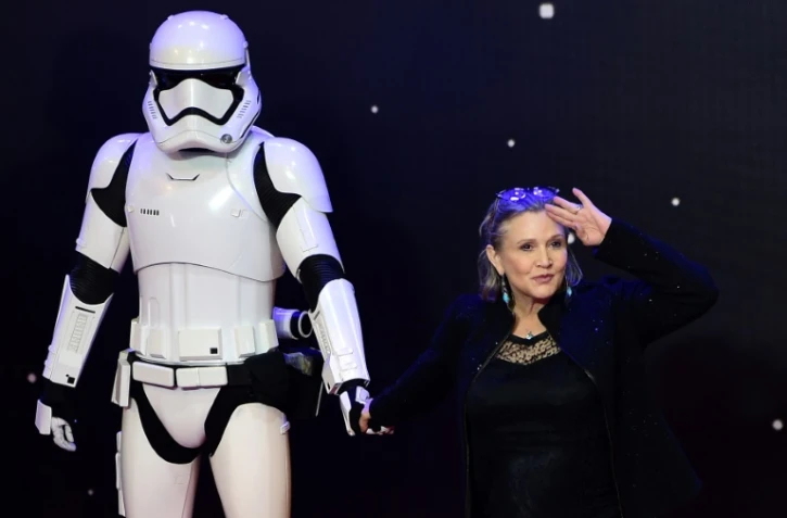L'actrice américaine Carrie Fisher, mythique Princesse Leïa dans la saga spatiale "Star Wars", le 16 décembre 2015 à Londres