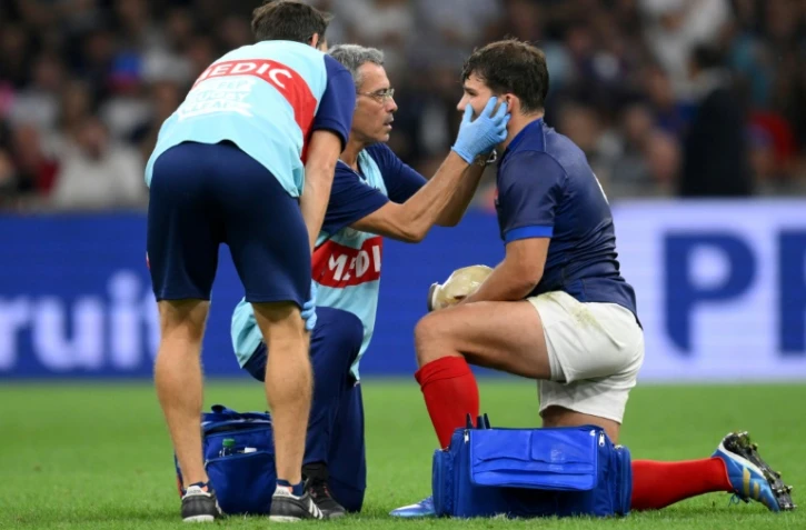 Le capitaine du XV de France Antoine Dupont, touché lors du match du Mondial-2023 contre la Namibie jeudi à Marseille