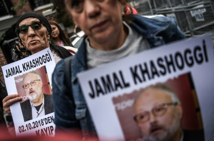 Des portraits du journaliste saoudien Jamal Khashoggi, lors d'une manifestation devant le consulat d'Arabie saoudite, le 9 octobre 2018 à Istanbul, en Turquie