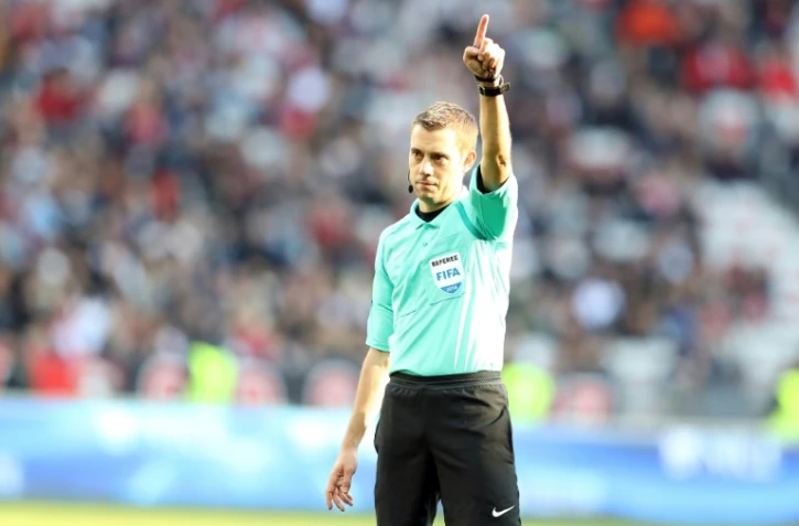 L'arbitre Clément Turpin lors d'un match entre Nice et Nantes, le 18 février 2018 à l'Allianz Riviera