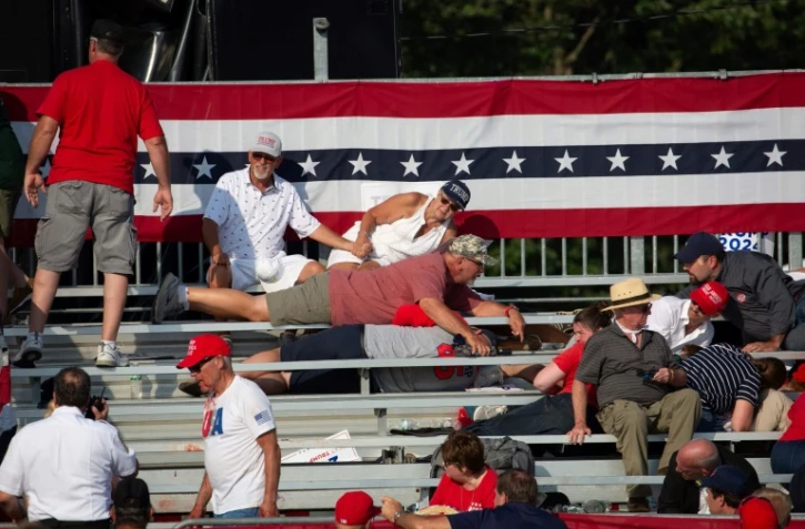 Des partisans de Donald Trump après des tirs à Butler, Pennsylvanie, le 13 juillet 2024