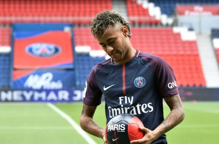 La star brésilienne de football Neymar, nouvelle recrue du PSG lors de sa présentation officielle, au Parc des Princes, le 4 août 2017 