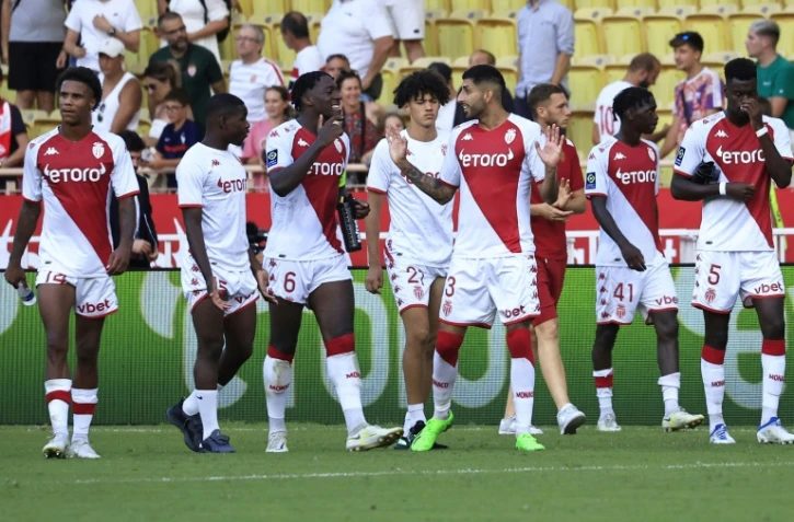Les Monégasques se congratulent après leur égalisation en fin de match, par Breel Embolo, face à Rennes, le 13 août 2022, au stade Louis-II