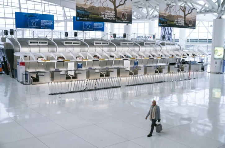 Les comptoirs d'Air France fermés à l'aéroport JFK, à New York, le 12 mars 2020